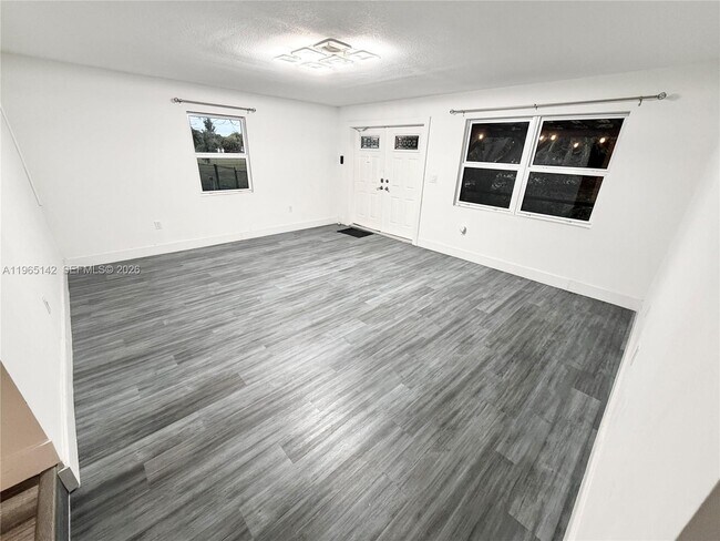 Photo - 1621 SW 117th Ave