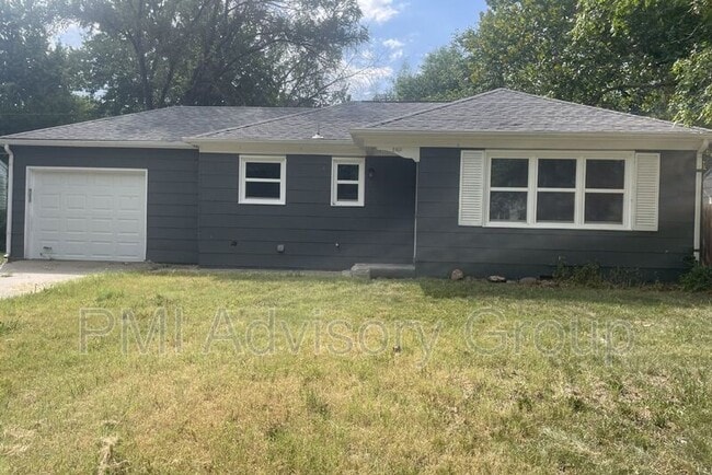 Building Photo - 2413 SW Mission Ave