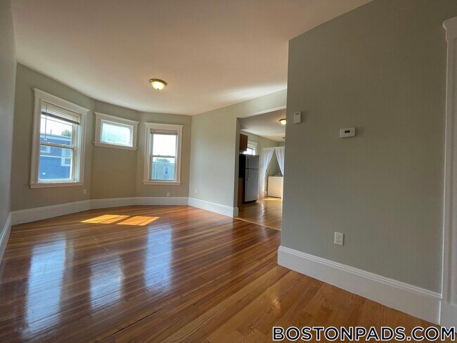 Photo - 247 Boston St Unidad 3