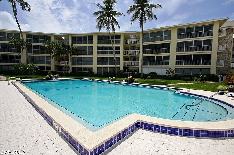Photo - 2850 Gulf Shore Blvd N Unidad 102