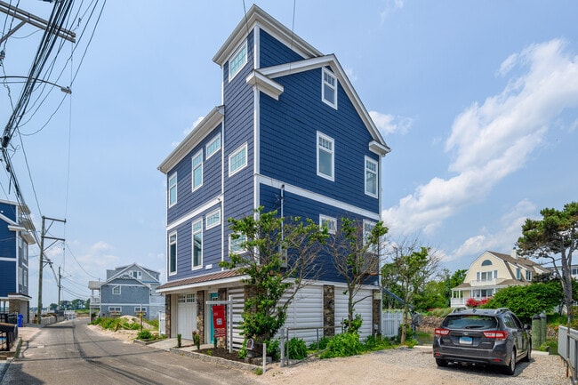 Photo - 2154 Fairfield Beach Rd