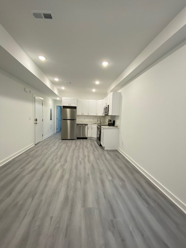 Building Photo - 624 N 38th St Unit 2