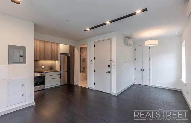 Photo - Spacious 2 Bed 2 Bath in Prospect Lefferts Gardens - Rooftop Access & More!