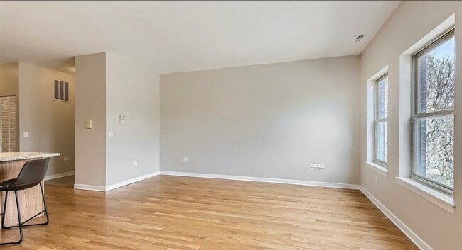 Photo - 4108 S Drexel Blvd Unit 3B