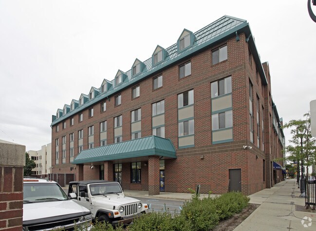 Photo - Marquette University Apartments