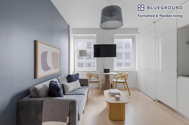 Building Photo - 70 W 45th St Rental