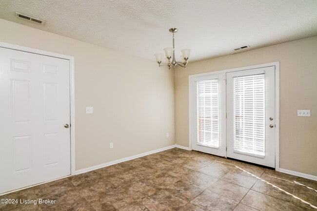 Photo - 375 Clover Cove Dr