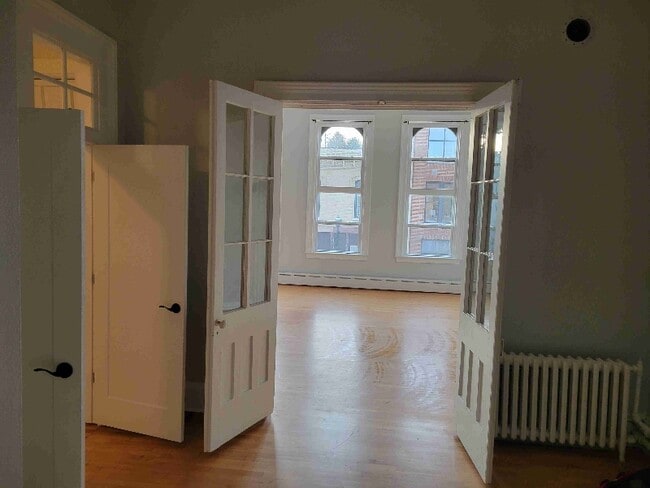 Photo - 219 Watson St