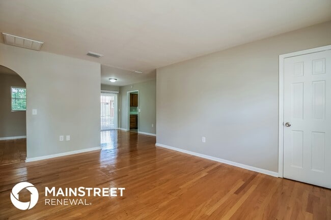 Photo - 804 Greenbriar Dr