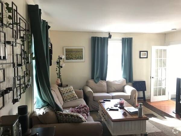 Building Photo - 1143 Beacon St Unit 1 Rental