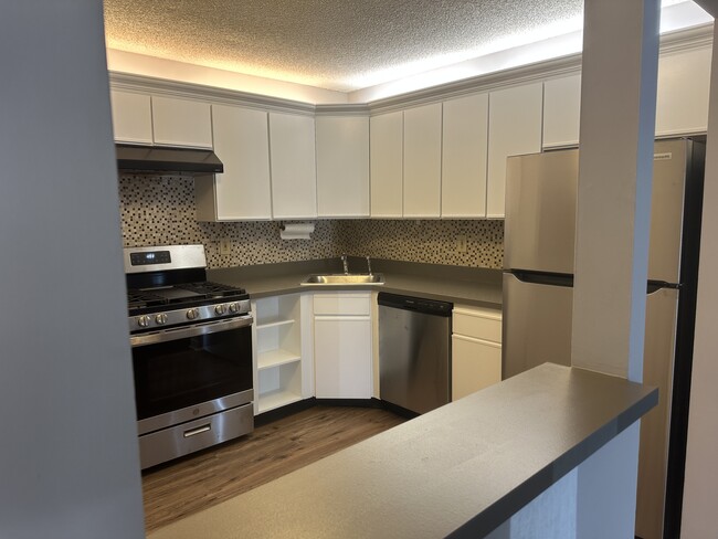 Photo - 37 Mendrey Ct Unit 37