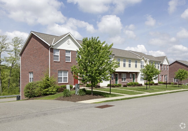 Crossings of Wexford - Crossings of Wexford Townhomes