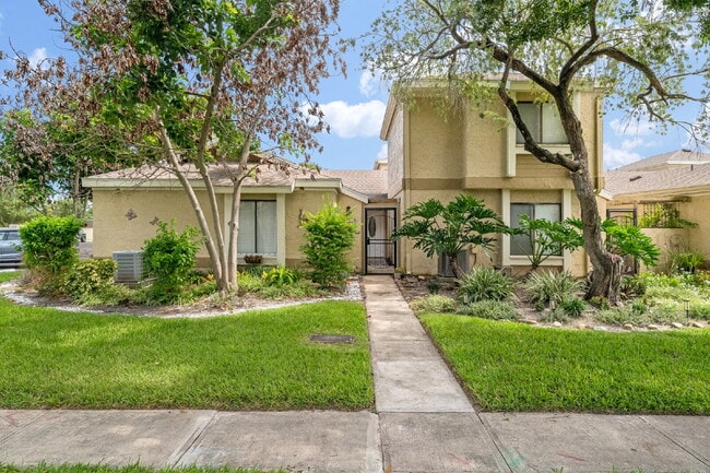 Photo - Renovated 2/2 in Oakwood Villas! Unit 107