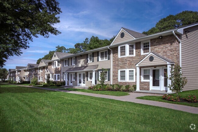 Building Photo - 203 Tudor Ln Unit 203 Rental