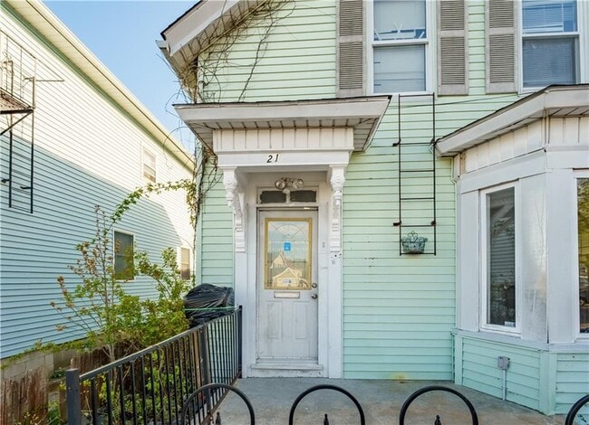 Photo - 21 Lilac St