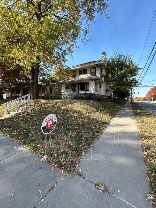 Photo - 5300 Harrison St