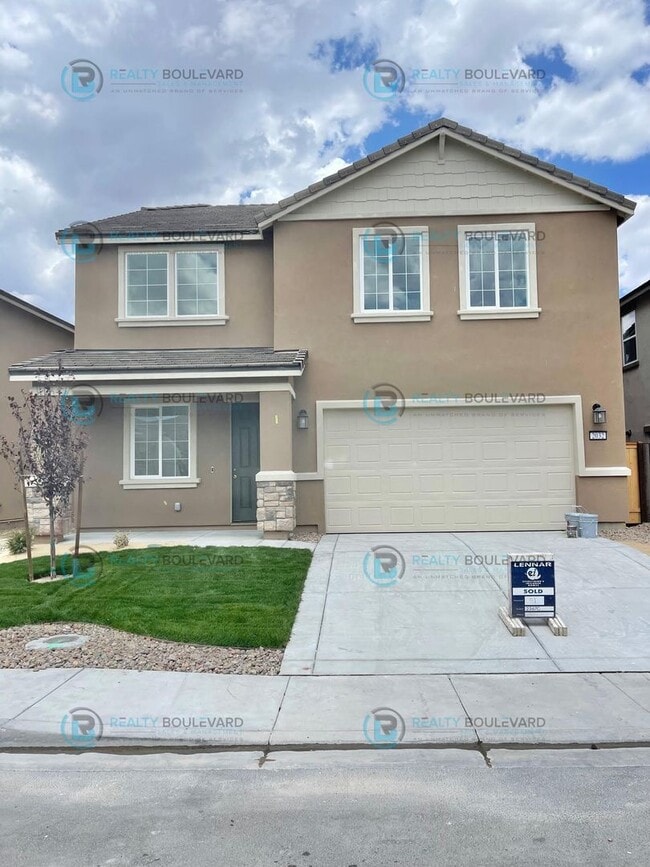 Building Photo - 2367 sq ft, 4 bedrooms, 2.5 bathrooms, 2 c... Rental