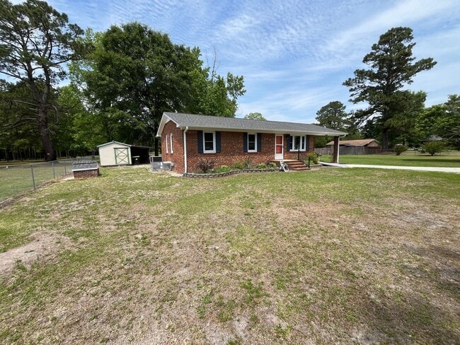 Photo - 2133 Catherine Lake Rd