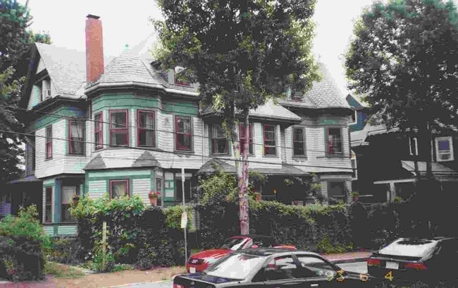 Building Photo - 6-8 Hurlbut St Unit 8-2