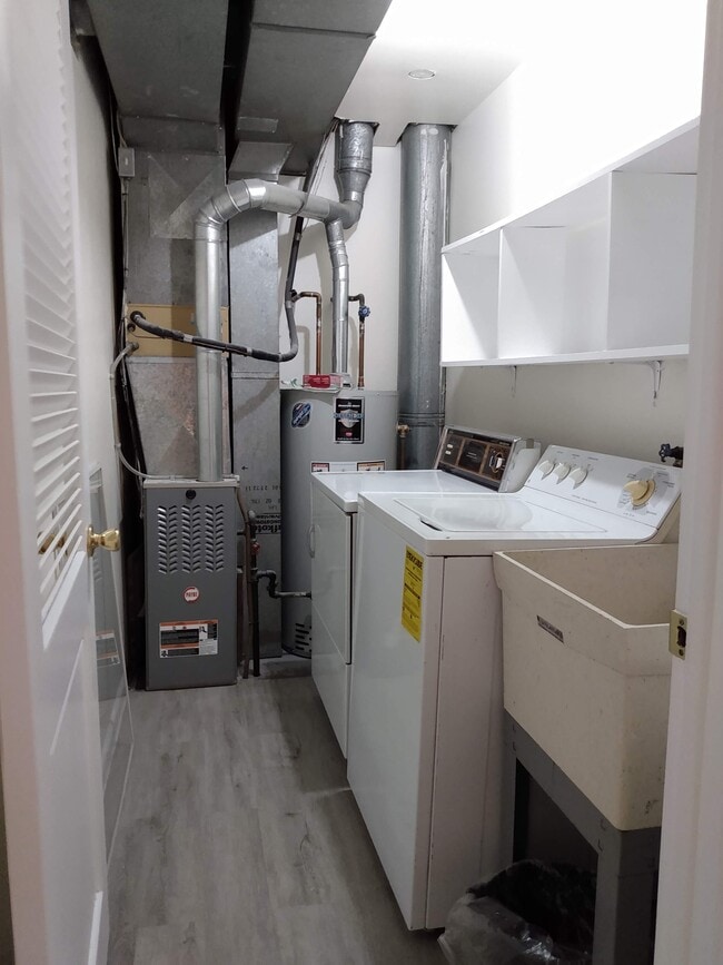 Building Photo - 207 Mead St Unit 2 Rental