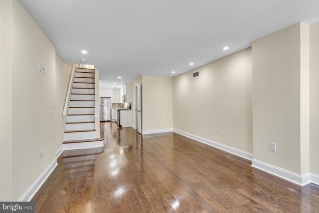 Photo - 1906 E Albert St