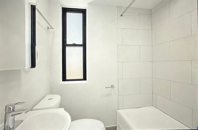 Photo - 6022 N Winthrop Ave