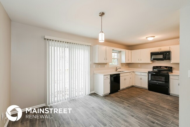 Photo - 5616 Hammond Dr NW