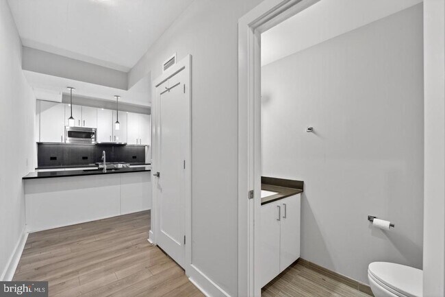 88 V St SW Unit 213