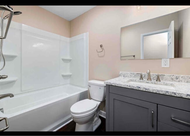 Photo - 1008 E Club Blvd