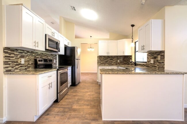 Photo - 179 Frontier Dr