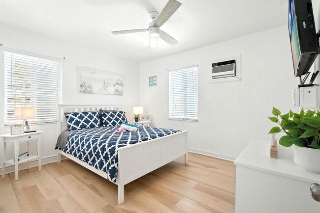 Photo - 343 Van Buren St Unidad 4