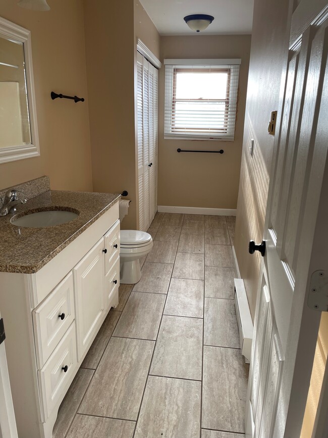 Bathroom - 1343 Cunat Ct Unit 3D