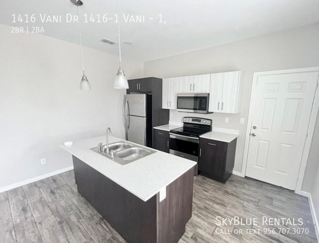 Building Photo - 1416 Vani Dr Unit 1,