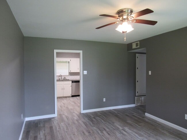 Photo - Contact Peggy  501 676 1758