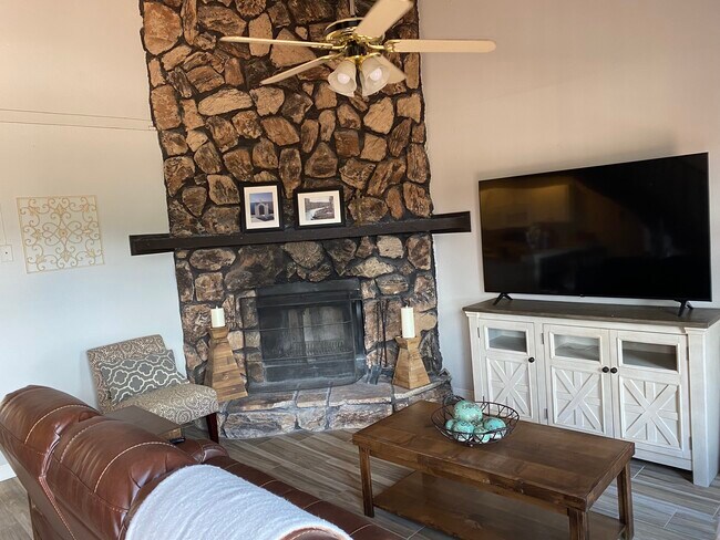 417 Mechem Dr Unit U6