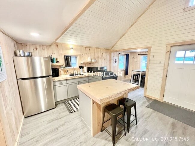 Photo - 8 Sand Beach Ln