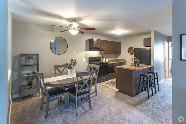 2 BR, 1 BA - Sequoia - 1000 SF