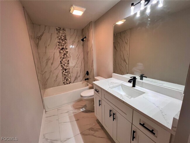 Photo - 3208 66th St W