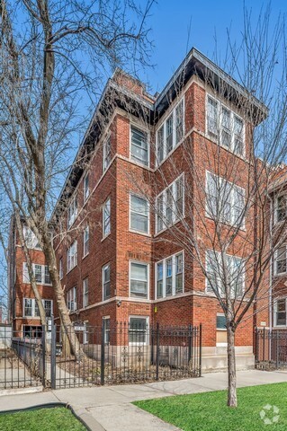 Building Photo - 1416 W Argyle St Unit 2 Rental