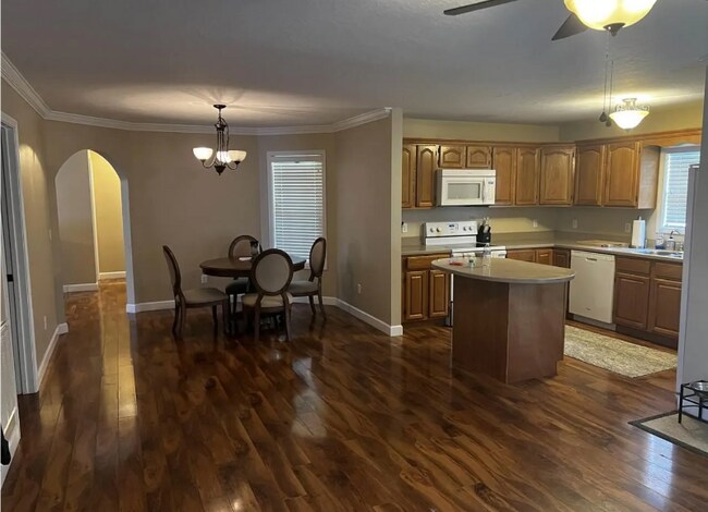 Photo - 225 Charger Ln