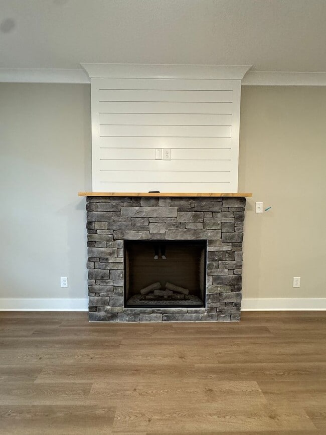 2824 Farmhouse Dr