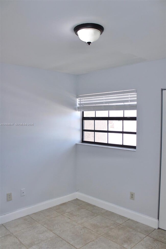Photo - 2728 W 74th St