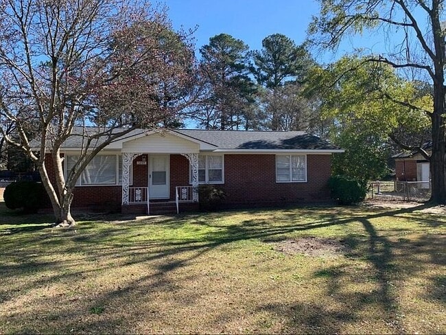 Building Photo - 1205 Bostian Dr