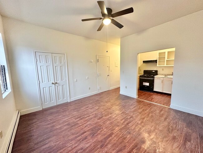 Building Photo - 189 Van Horne St Unit 2B