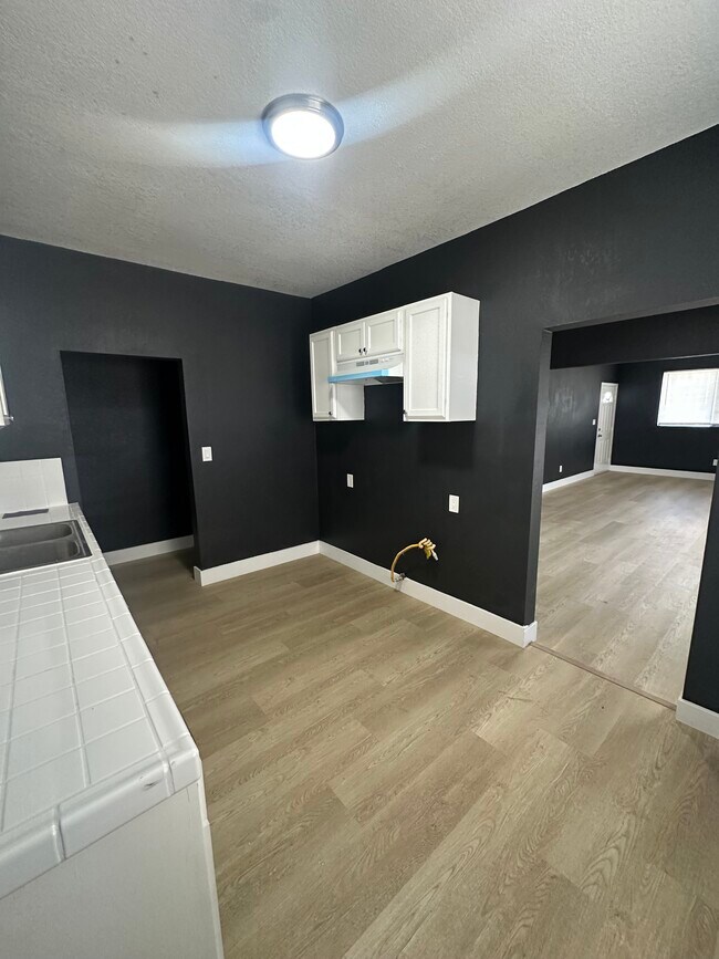 Photo - 248 E 54th, Los Angeles Unit 248