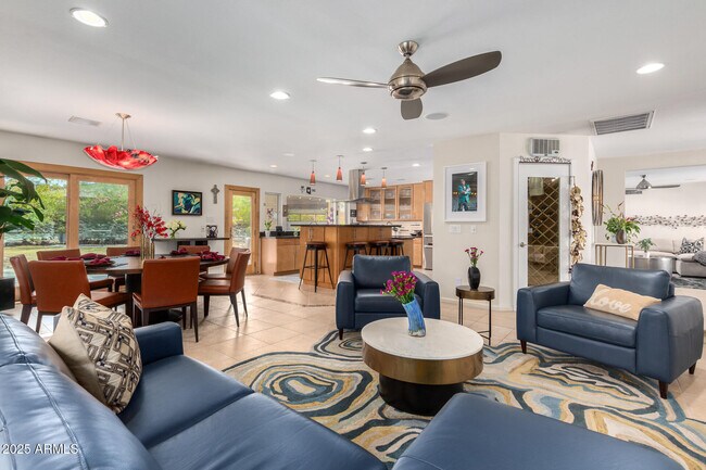 Photo - 2909 E Las Rocas Dr