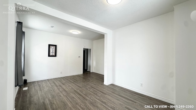 Photo - 981 Hackett St