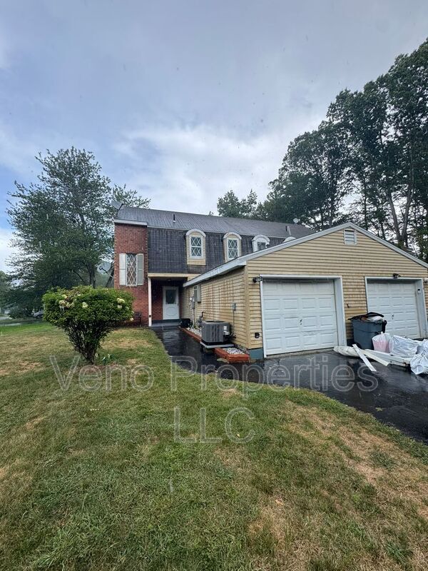 Photo - 2 Haystack Rd E House