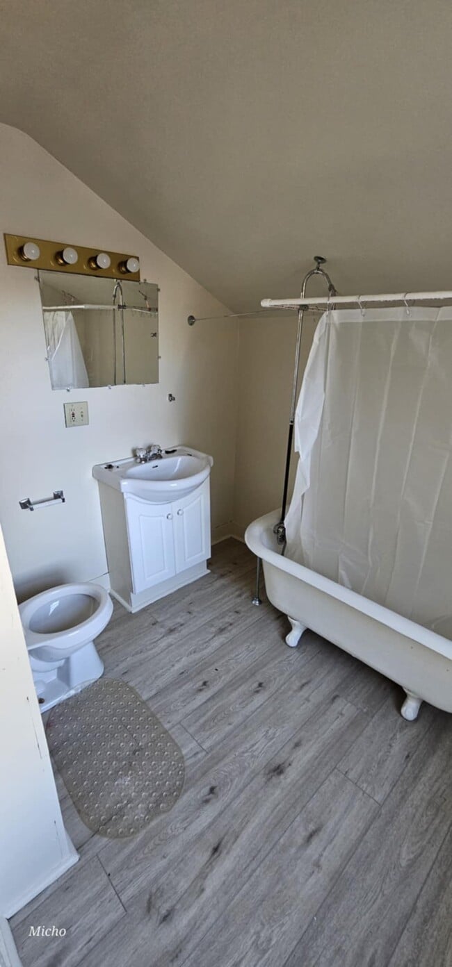 Photo - 508 St Clair St Unit A