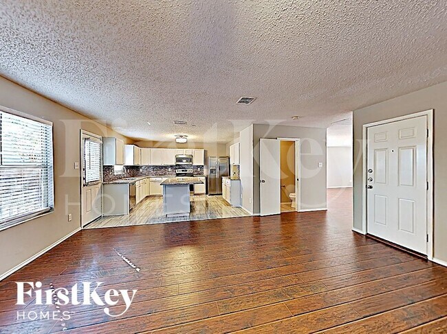 Photo - 1001 Mazourka Dr